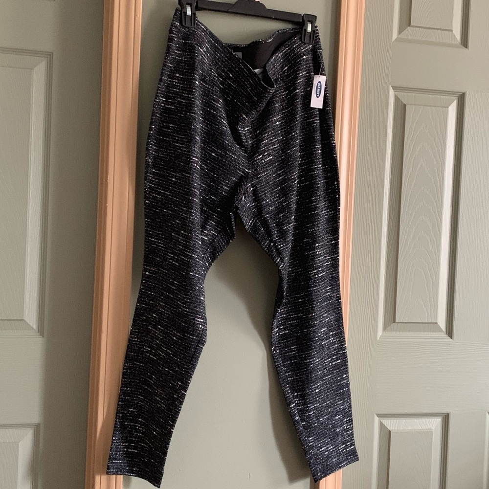 Old navy black pants size XL 16. Brand new!